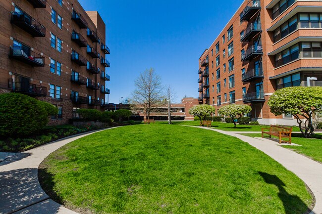 Foto del edificio - 1000 E 53rd St