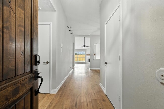 Foto del edificio - 4127 Great Forest Ct
