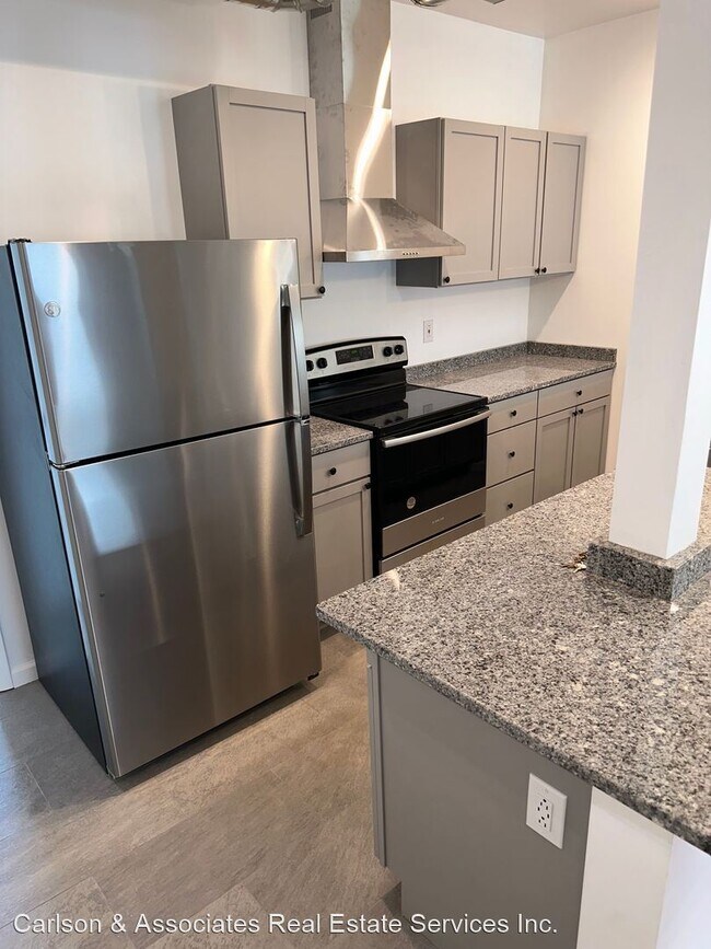 Building Photo - 2 br, 2.5 bath House - 433 S Pacfic