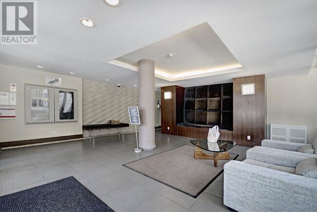 Photo du bâtiment - 8288-8288 Lansdowne Rd