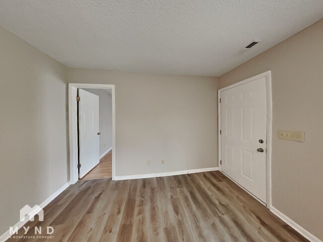 Building Photo - 150 Single Oak Dr