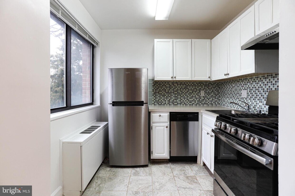 Foto principal - 3515 Washington Blvd