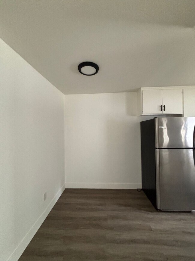 Foto del edificio - One-Bedroom Torrance Apartment with Stainl...