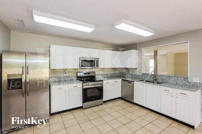 Foto del edificio - 8636 Aylesworth Dr