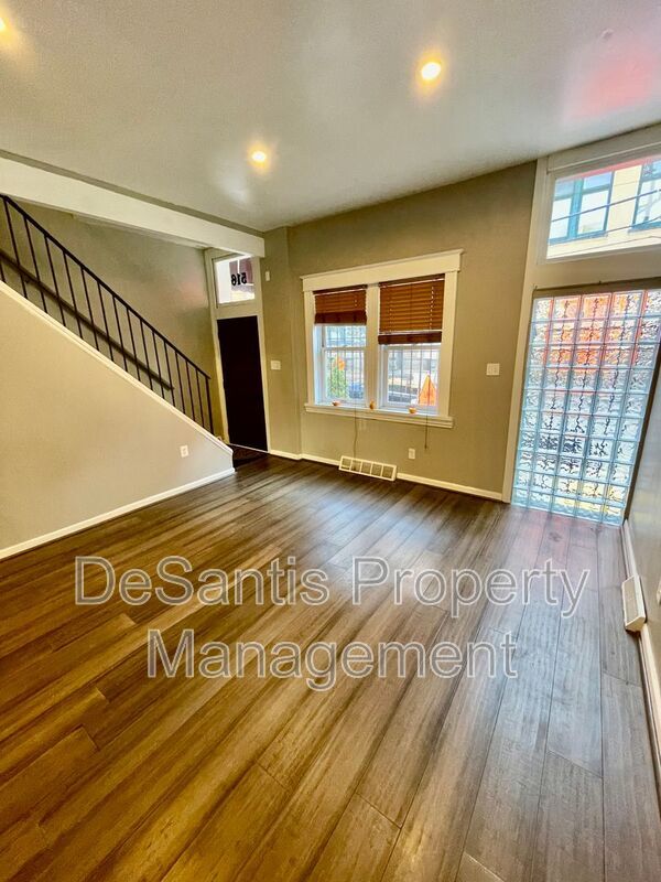 Foto del edificio - 516 E North Ave