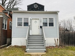 Building Photo - 541 Forsythe Ave