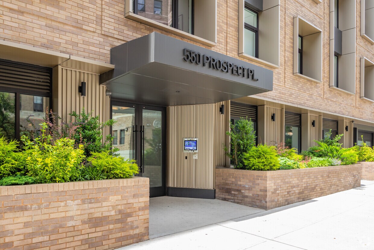 Building Photo - 550 Prospect Plz