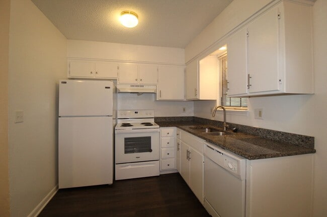Foto del edificio - Updated 3 Bedroom 2 Bath Duplex in Olathe