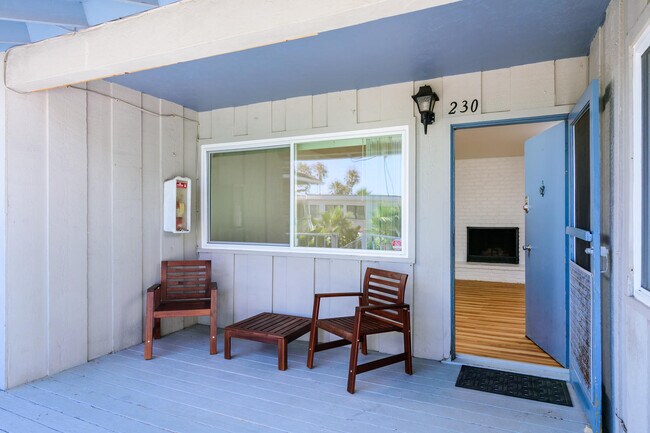 Building Photo - 230 Playa Del Norte