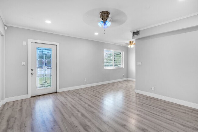 Foto del edificio - 4500 NE 18th Ave