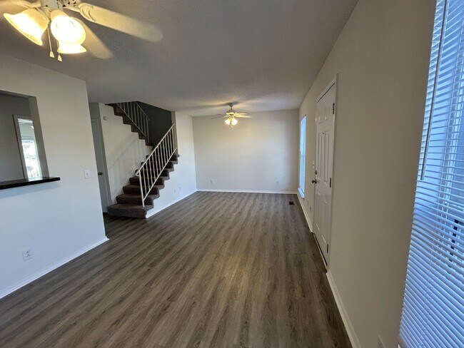 Foto del edificio - 3 BD 2 BA APARTMENT BY TTU FOR RENT