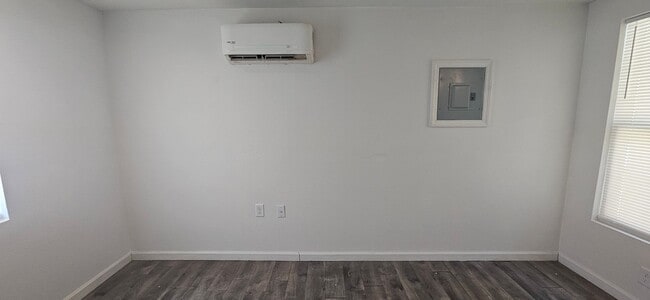 Building Photo - 17 North St