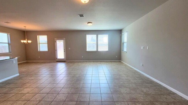 Building Photo - 208 Wapiti Rd