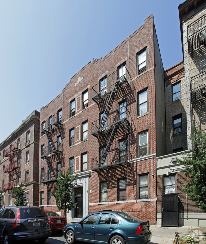 Building Photo - Elmore Apartments