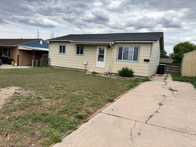 Building Photo - Quiet Neighborhood