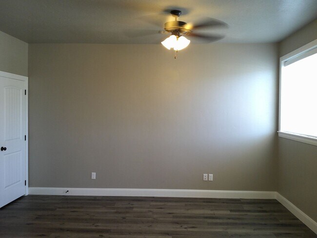 Foto del edificio - 3 Bed 2.5 Bath -Newer town home living in ...