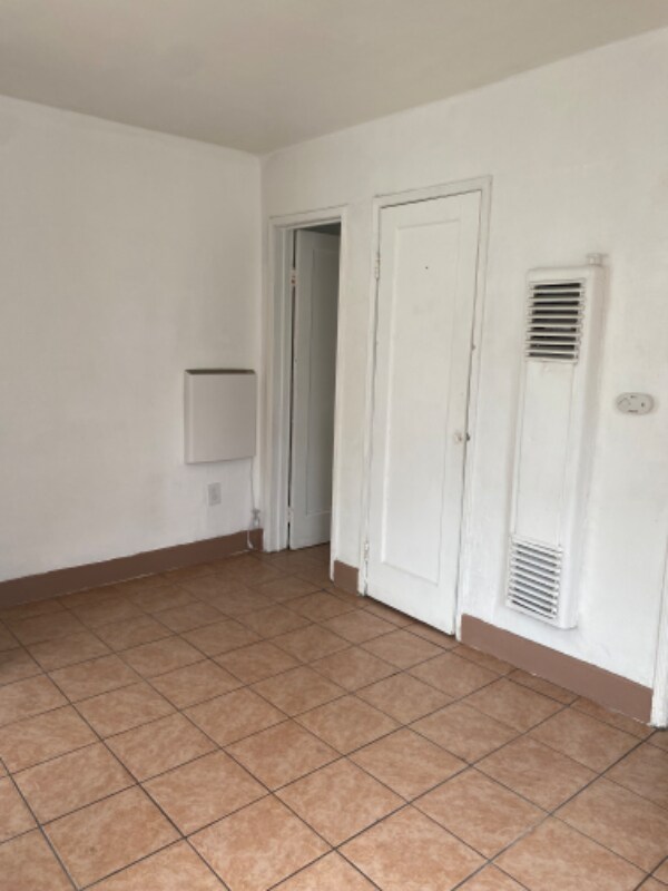 5721 E Gage Ave Unit 2W, Bell Gardens, CA 90201 Room for Rent in Bell Gardens, CA