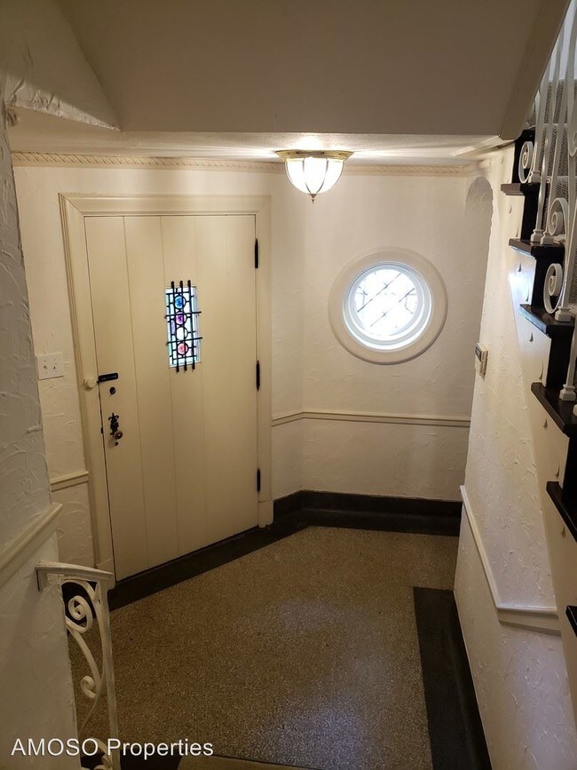 Foto del edificio - 3 br, 3 bath House - 7501 York Dr