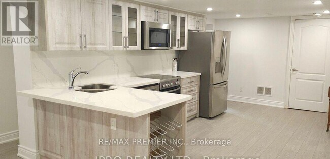 Building Photo - 12 Rollins Pl