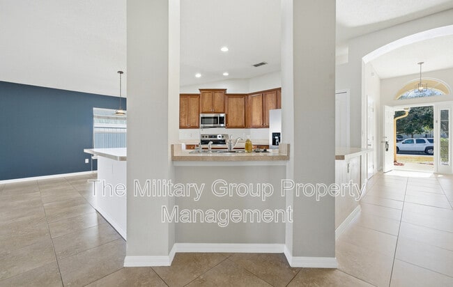 Building Photo - 586 Longmill Ln