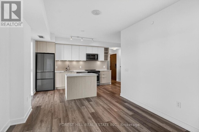 Photo du bâtiment - 100 Eagle Rock Way