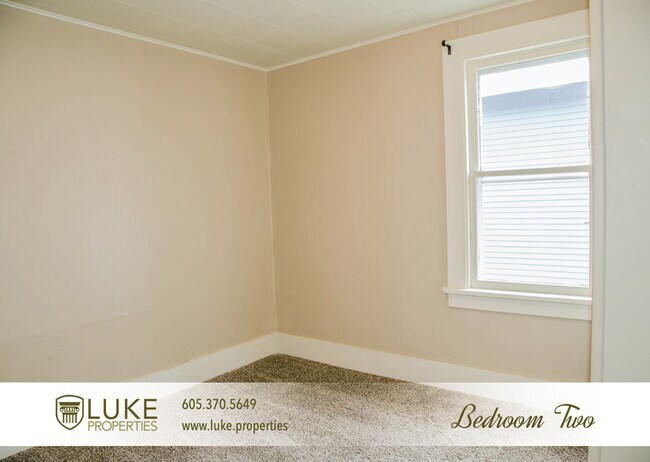 Building Photo - 320 N Highland Ave