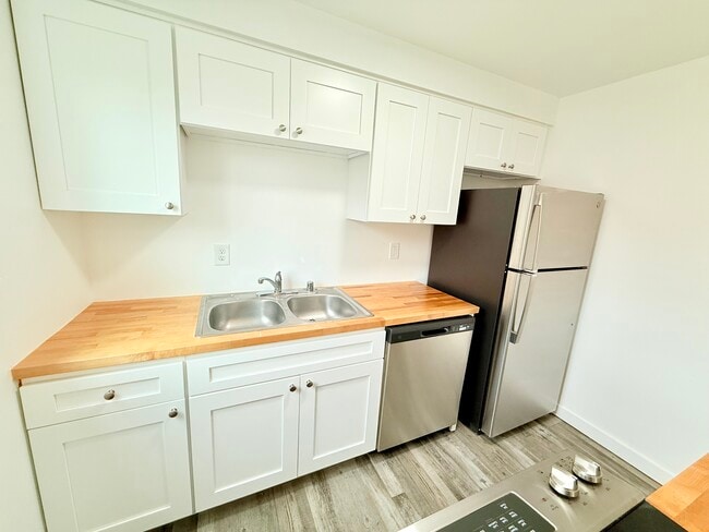 Building Photo - 2302 I St NE