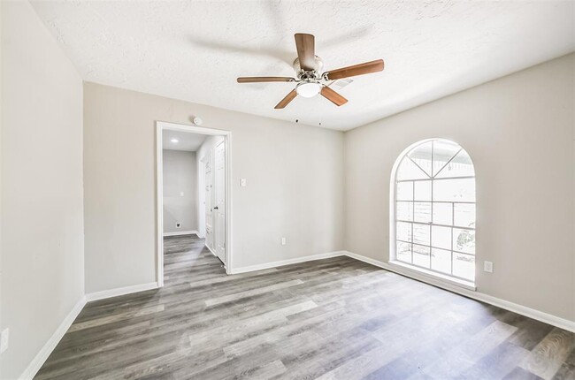 Foto del edificio - 7635 Dawnridge Dr
