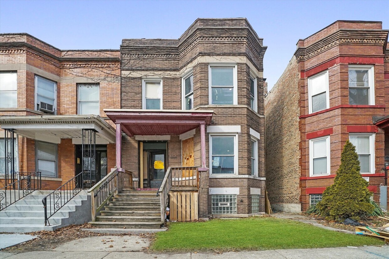 Primary Photo - 7214 S Saint Lawrence Ave