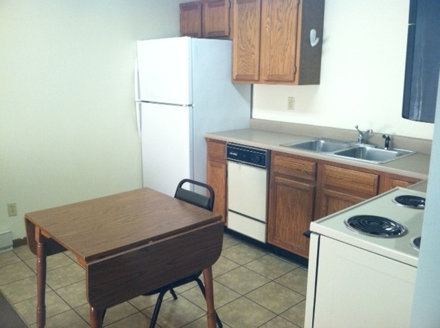 Primary Photo - 176 Littleton St