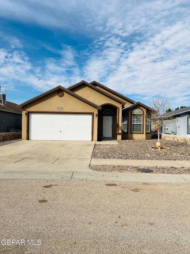 Building Photo - 12369 Tierra Apache Rd