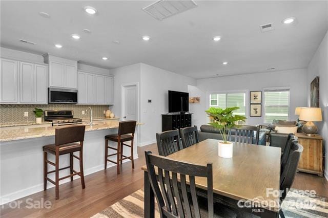 Building Photo - 2410 Arbor Loop Dr