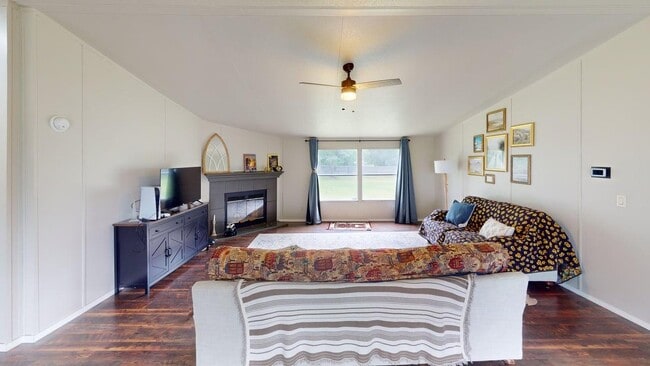 Foto del edificio - 712 S Brush Creek Rd
