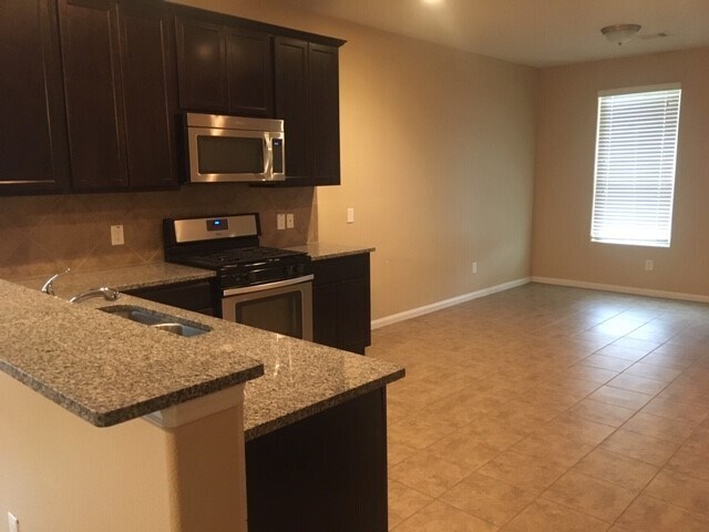 Foto del edificio - 20102 Linden Spruce Ln