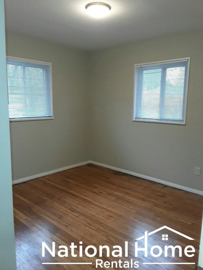 Building Photo - 6717 Village Square