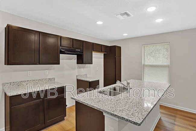 Building Photo - 1413 W 25th St