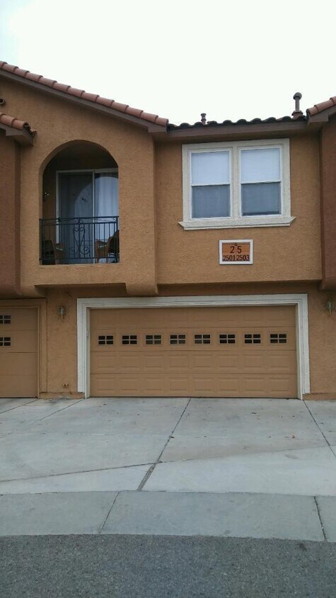 Foto principal - 601 Menaul Blvd NE