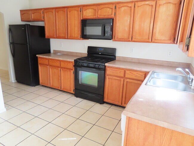 Building Photo - 12860 Tierra Lince Dr