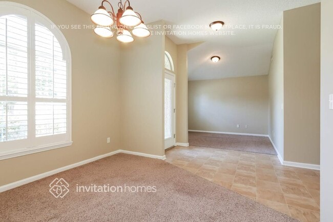 Building Photo - 2513 Royal Pointe Dr
