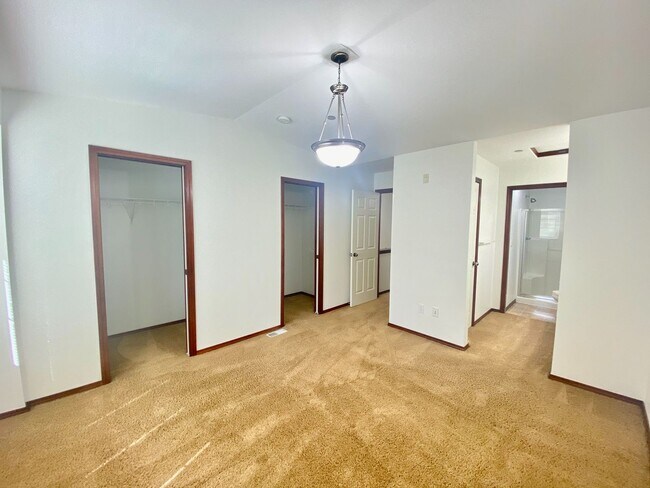 Building Photo - Bothell Townhome.......
