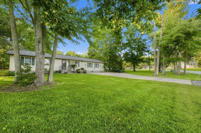 Foto del edificio - 205 Manning Rd E