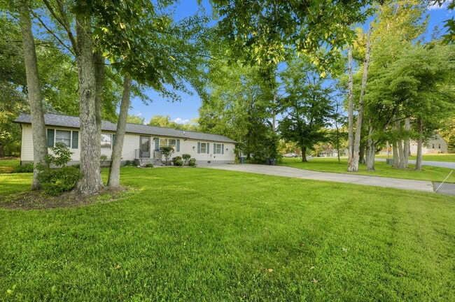 Photo - 205 Manning Road East House