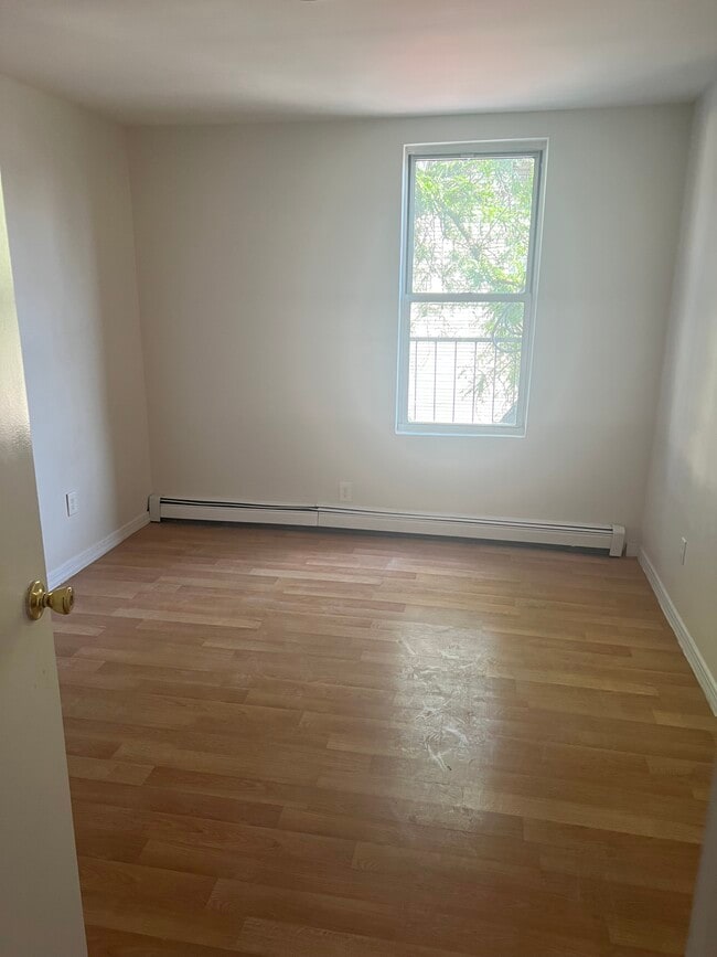Building Photo - 127 Wilson Ave
