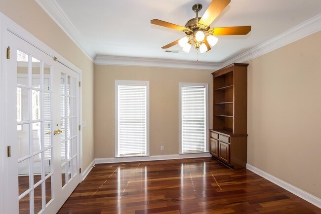 Building Photo - 7000 Weddington Brook Dr