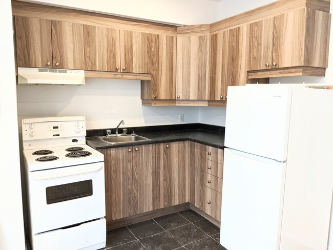 Building Photo - 120 rue Rachel