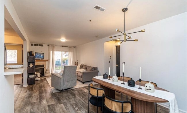 Building Photo - 867 Amanda Ln