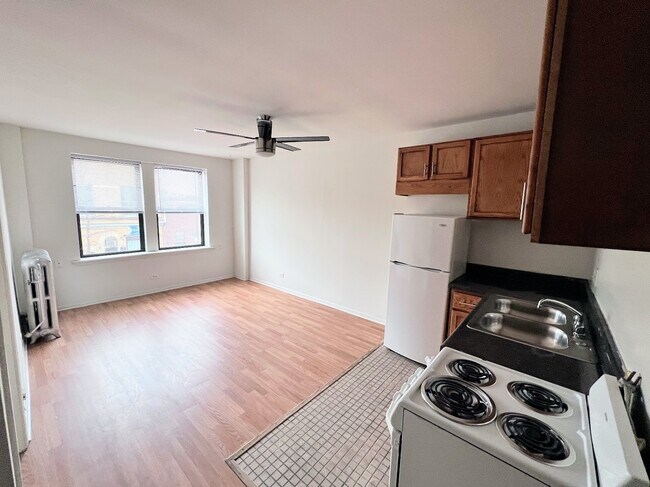 Foto del edificio - 3933 N Clarendon Ave