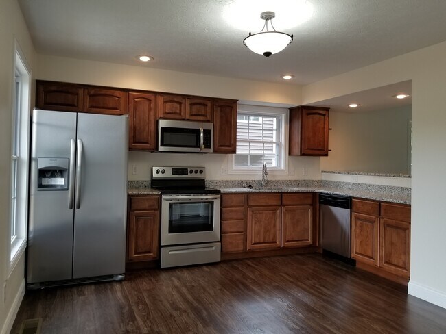 Foto del edificio - Beautiful and Modern 3 Bed 2.5 bath Home!