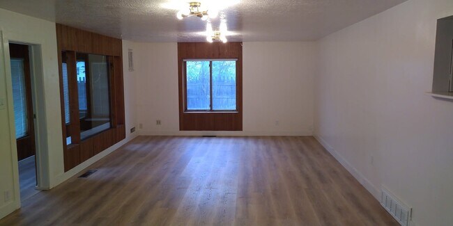 Foto del edificio - 465 W 3200 S