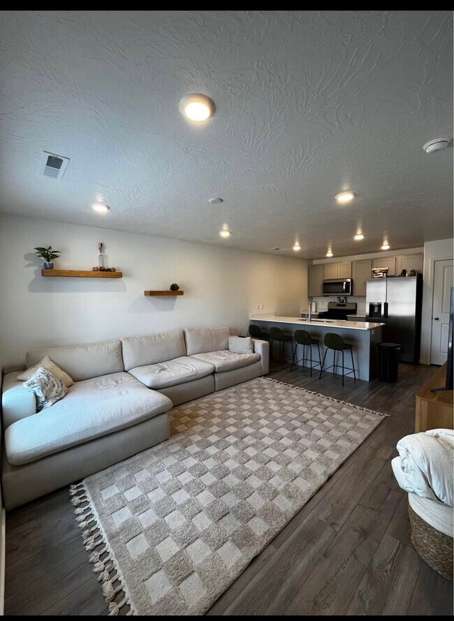 Foto del edificio - 3182 E Elkhorn Ln